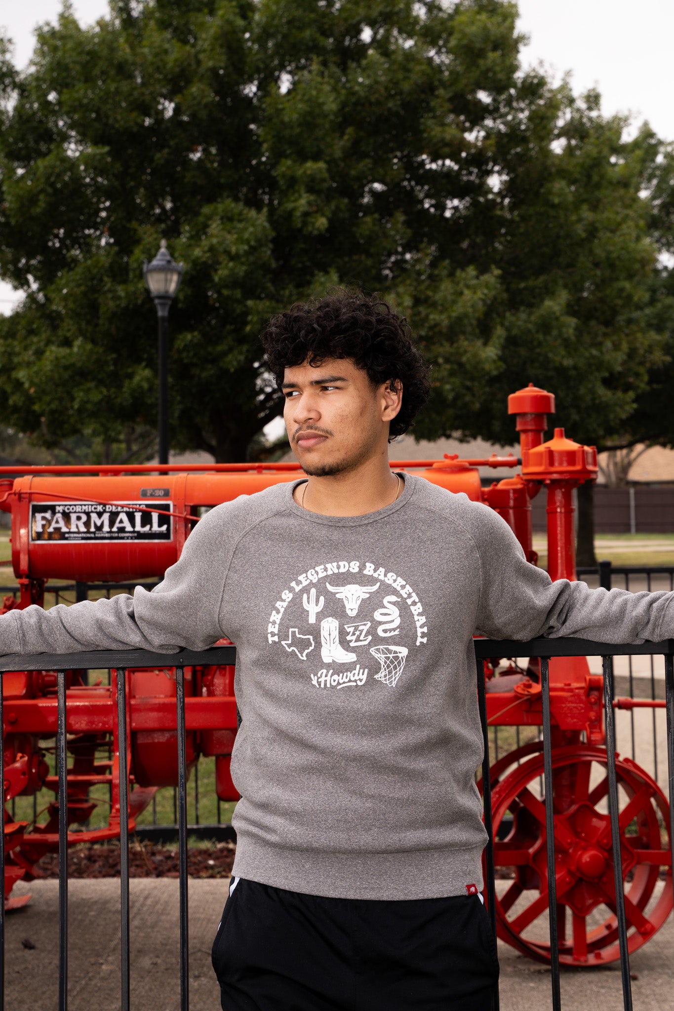 Howdy Legends Crewneck